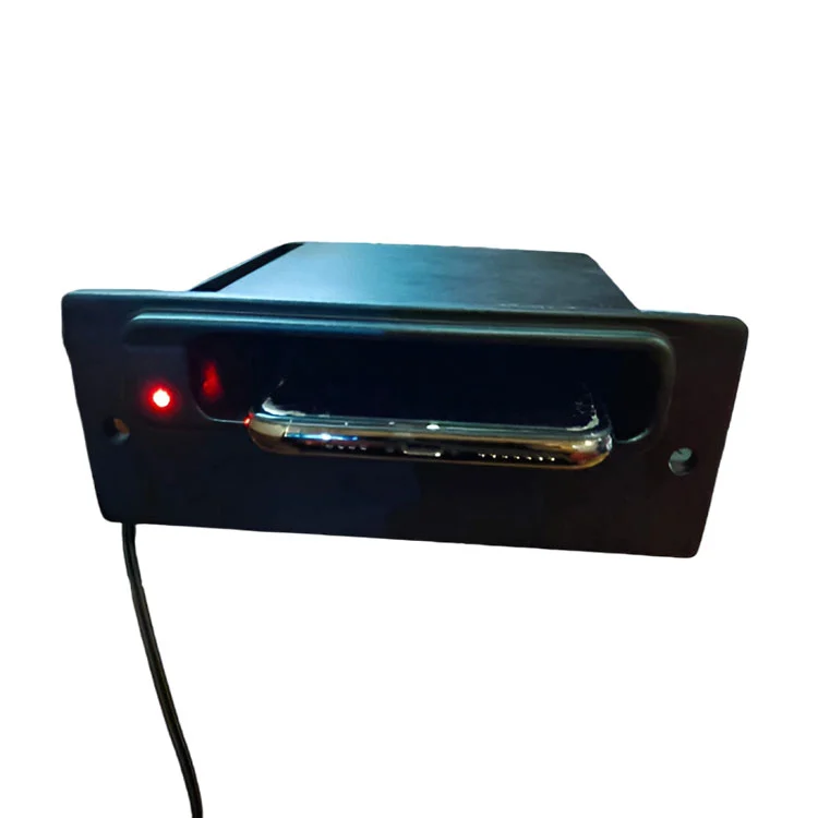 Caricatore QI con montaggio su cruscotto